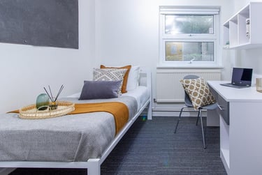 1 bed studio, Bassett Green Road, Swaythling, Southampton, SO163QB - Image 8